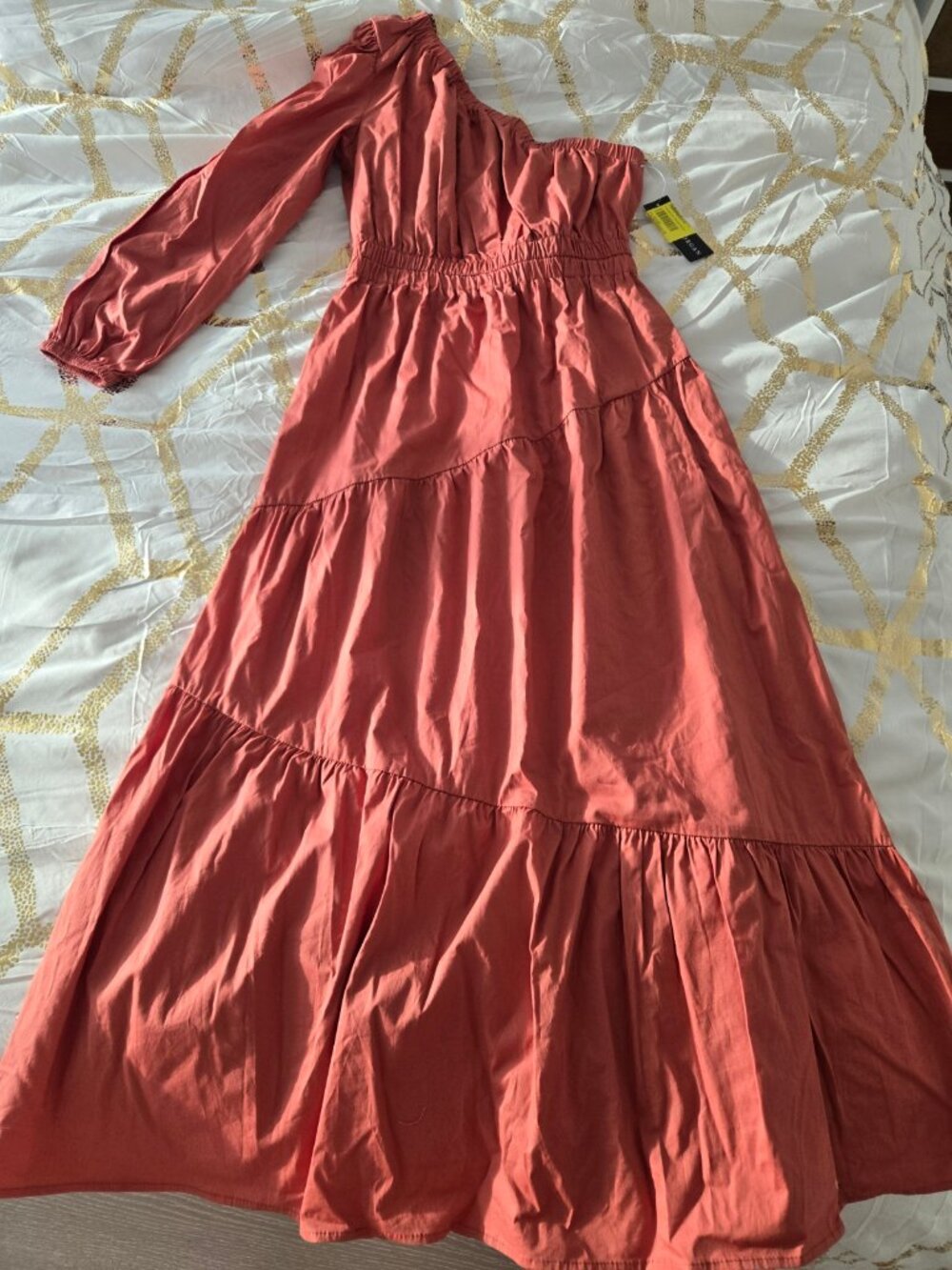 NWT Donna Morgan size 0 off-the shoulder asymmetric midi dress in Etruscan red